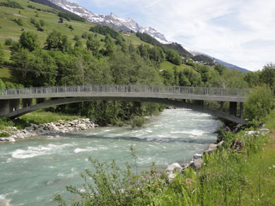 Vorderrhein bei Ilanz. Ab hier sieht man zunehmends Wildwasserkanus.