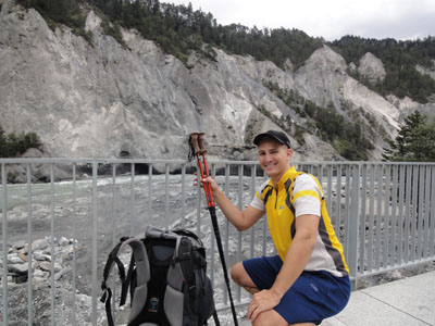 Die Rheinschlucht (Ruinaulta) bei Versam im Kanton Graubünden ist ein beeindruckendes Tal mit weissen Steilwänden und weiten Wäldern, eine der schönsten Wandergebiete am Rhein.