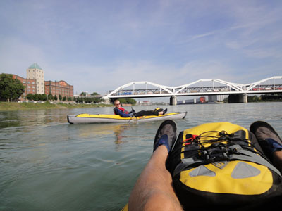 Auf dem Oberrhein bei Worms.