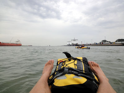 Hafen von Hoek van Holland: geradeaus vor uns liegt die Nordsee.
